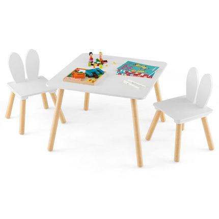 Barnbord med 2 stolar (set i 3 delar). Barnsittgrupp med ben i massivt trä och ryggstöd för kaninöron.